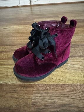 Cat & Jack Toddler Velvet Lace-Up Ankle Boots in Burgundy